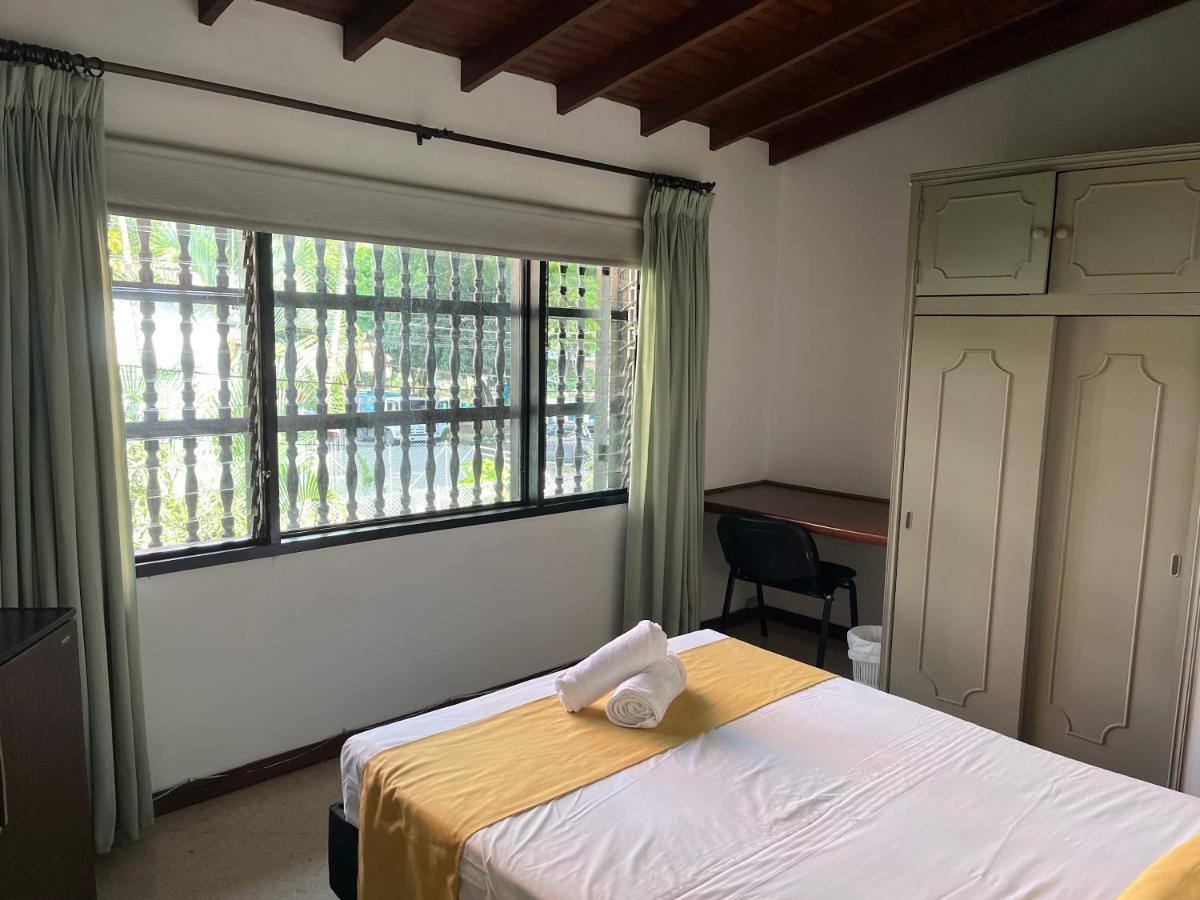 Hotel Casa Rosales à Medellín Extérieur photo